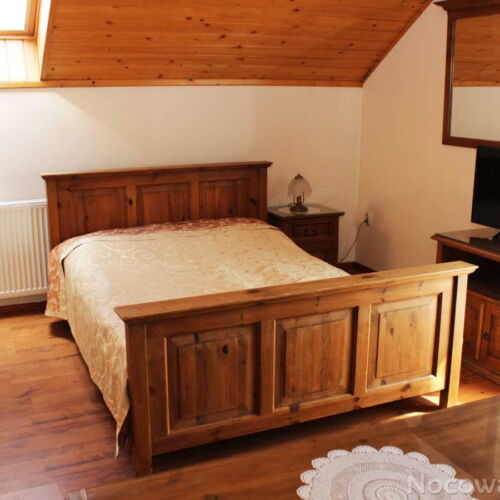 Pokój 4-osobowy z dostępem do ogrodu z widokiem na góry