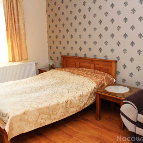 Pokój 3-osobowy z dostępem do ogrodu z widokiem na góry