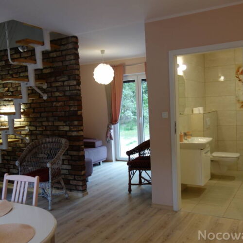 Roubenka (jako celek) pro 6 os. s výhledem na les celý Dům