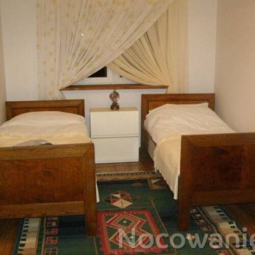 Cabană cu duș cu grădină pentru 9 pers. (se inchirieaza doar integral)