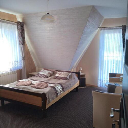 Pokoj se sprchou pro 3 os. s výhledem na hory