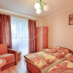 Zuhanyzós kétágyas szoba