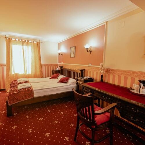 Camera dubla cu baie cu aer condiționat