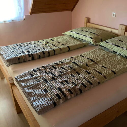 Apartament 6-osobowy na piętrze z 3 pomieszczeniami sypialnianymi (możliwa dostawka)