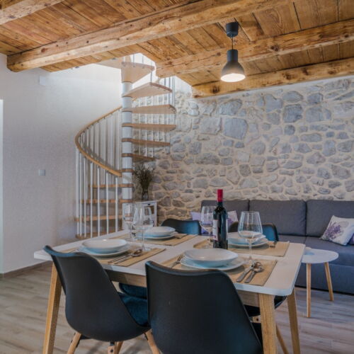Family Villa for 4 Persons with Garden