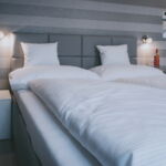 Premium Pokoj s manželskou postelí s výhledem na jezero