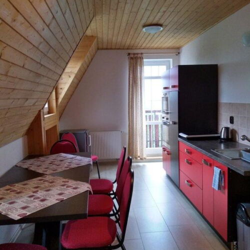 2-Zimmer-Apartment für 4 Personen mit Dusche und Eigener Küche (Zusatzbett möglich)