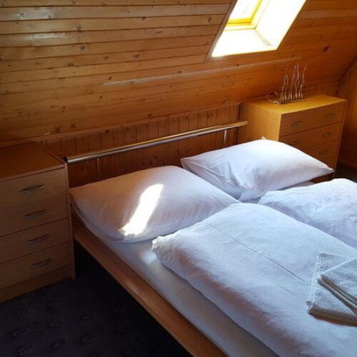 3-Zimmer-Apartment für 6 Personen mit Dusche und Eigener Küche (Zusatzbett möglich)