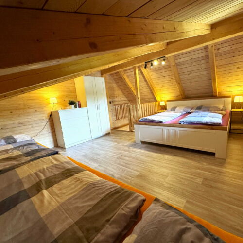 Apartman se sprchou s privátní koupelnou mimo apartmán pro 8 os.