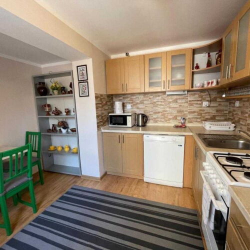 Apartament 4-osobowy z tarasem z własną kuchnią z 2 pomieszczeniami sypialnianymi (możliwa dostawka)