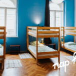Camera pat in dormitor comun cu 8 X paturi dormitory  pentru 8 pers. (se poate solicita pat suplimentar)