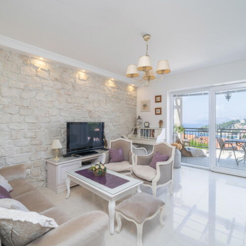 Casă de vară pentru 12 pers. (se inchirieaza doar integral)