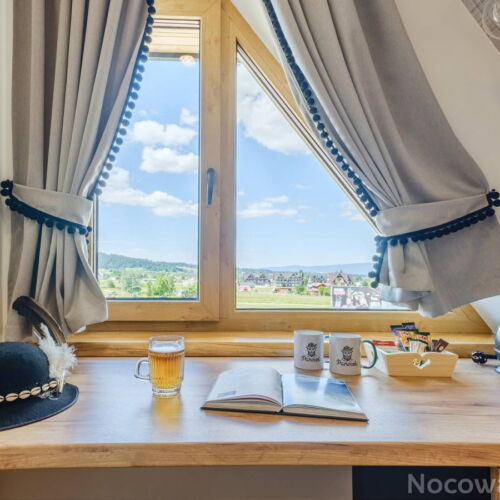 Camera dubla la etaj cu duș