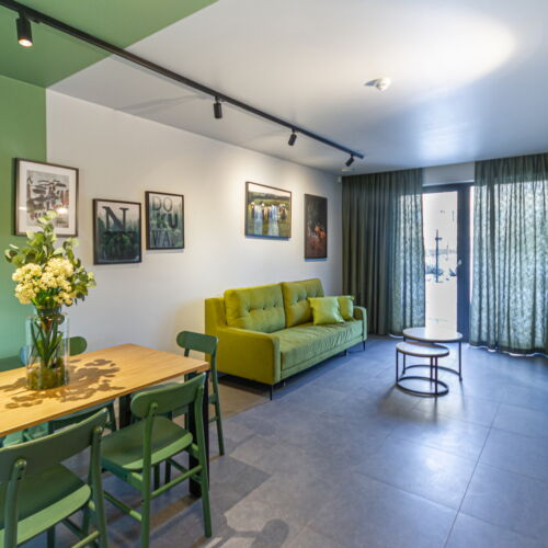 2-Zimmer-Apartment für 4 Personen mit Dusche und Eigner Küche