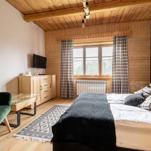 Domek drewniany 5-osobowy z tarasem z widokiem na góry