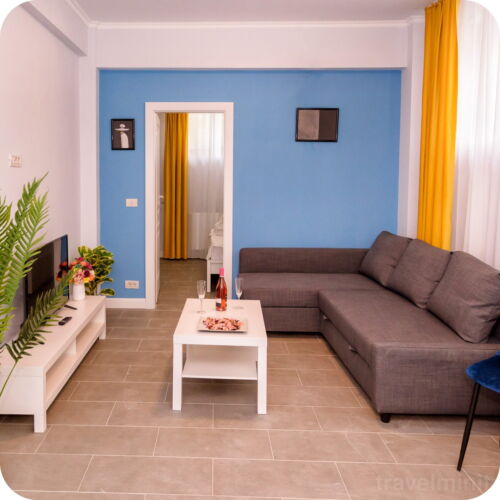 Apartament la demisol d702 cu 2 camere pentru 4 pers.