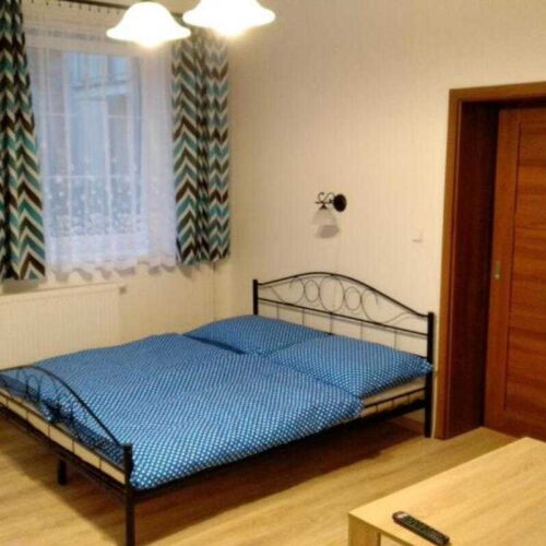 Upstairs 2-Room Apartment for 6 Persons with Kitchenette (extra bed available)