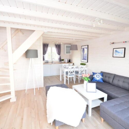 Domek całoroczny 8-osobowy z aneksem kuchennym z widokiem na ogród