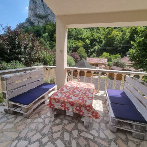 Hegyekre néző Family 11 fős üdülőház