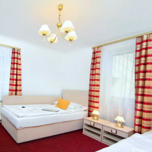 Pokoj se sprchou  pro 4 os.