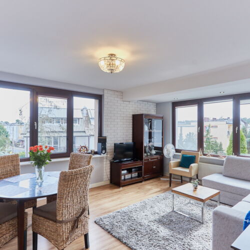 Apartman s balkónem pro 6 os. se 3 ložnicemi na poschodí