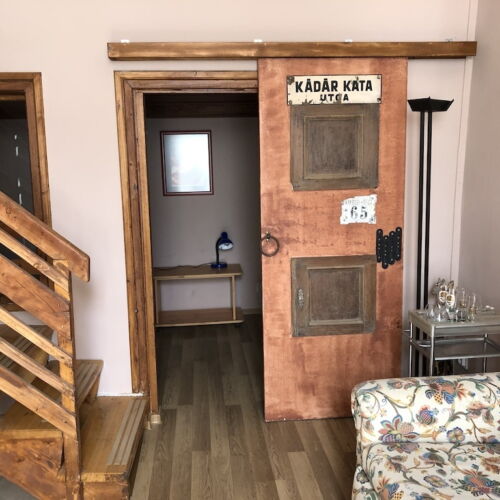 Apartament dormitory cu vedere spre oraș cu 3 camere pentru 6 pers. (se poate solicita pat suplimentar)