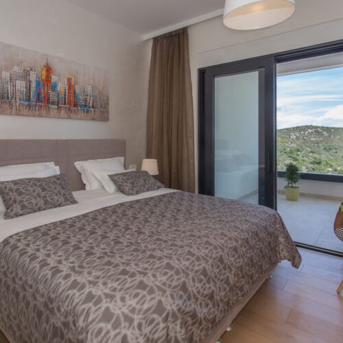 Panoramic Whole House Villa for 6 Persons