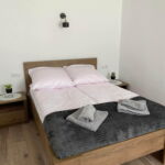 Upstairs Premier 1-Room Apartment for 5 Persons