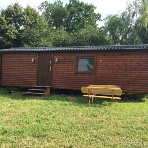 Cabana cu gradina cu cadita de dus pentru 4 pers. (se inchirieaza doar integral)