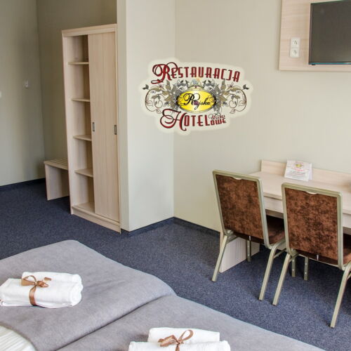 Pokój 2-osobowy na piętrze z widokiem na miasto (możliwa dostawka)