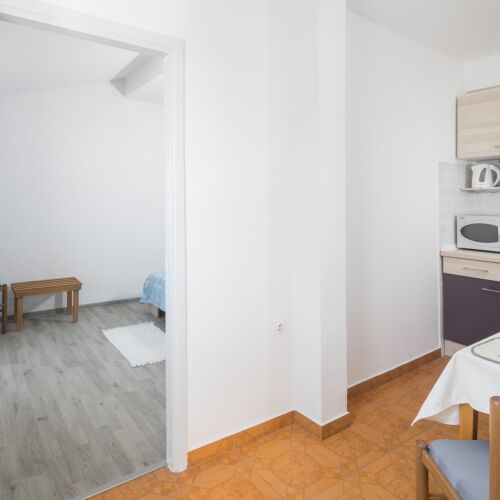 Apartament pentru 2 pers. (se inchirieaza doar integral)
