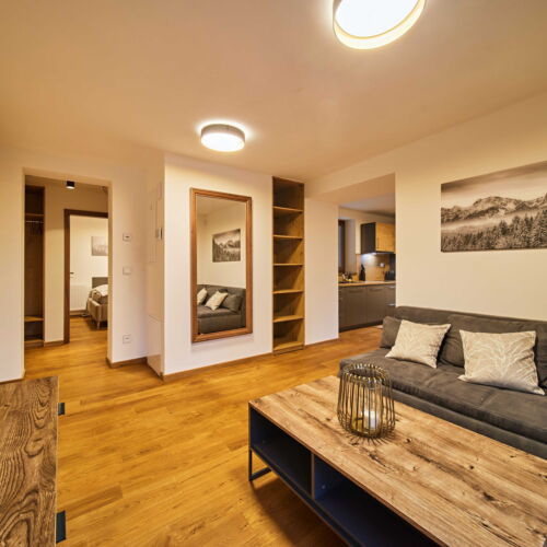 Apartman s balkónem s vlastní kuchyňkou pro 4 os. se 2 ložnicemi (s možností přistýlky)