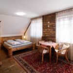 Dreibettzimmer mit Dusche (Zusatzbett möglich)