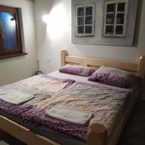 Apartman se sprchou s privátní koupelnou mimo apartmán pro 4 os. (s možností přistýlky)