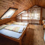 5-Bett-Zimmer mit Dusche und Klimaanlage (Zusatzbett möglich)