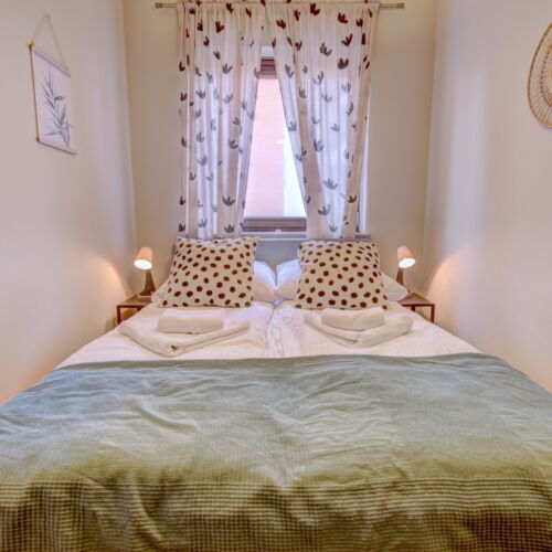 Apartament 4-osobowy na piętrze z tarasem z 2 pomieszczeniami sypialnianymi