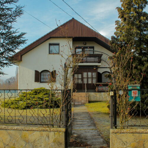 Apartament family întreaga unitate pentru 12 pers. (se inchirieaza doar integral)