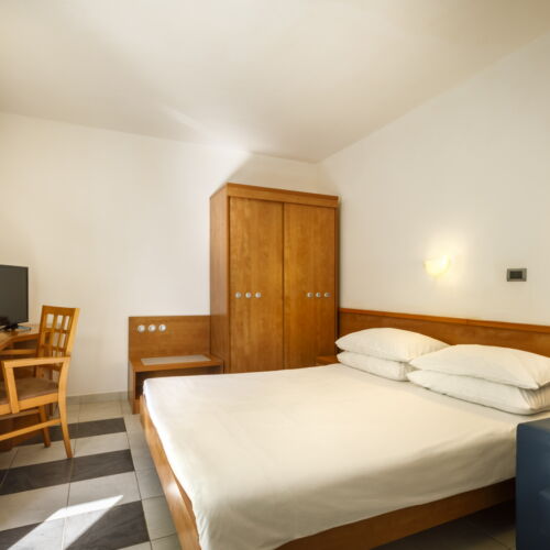 Apartament cu balcon cu vedere spre parc cu 1 camera pentru 3 pers.