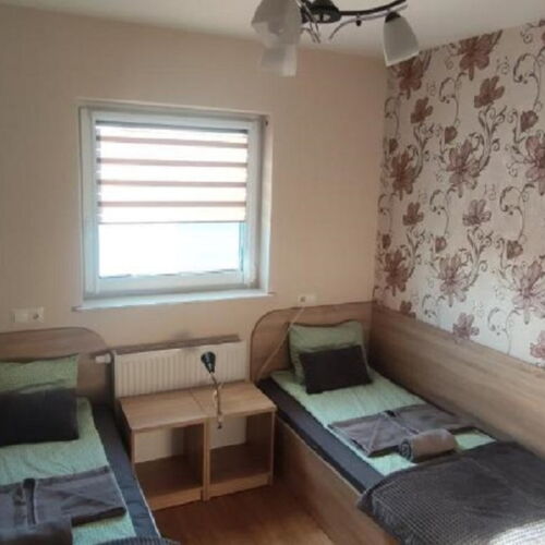 Camera twin la etaj cu vedere spre gradina