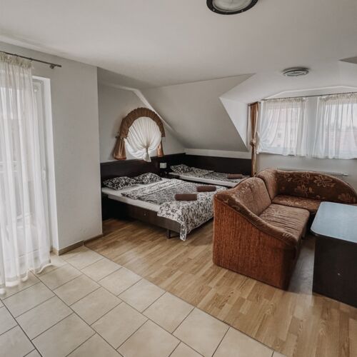 Pokój 5-osobowy na piętrze Family (możliwa dostawka)