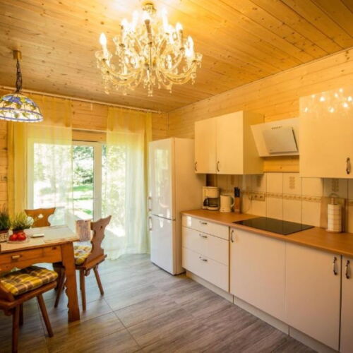 Casa de vacanta pentru 11 pers. (se inchirieaza doar integral)