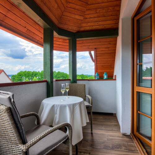 Apartman pro 4 os. se 2 ložnicemi s výhledem do dvora na poschodí