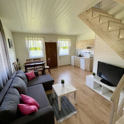 Casă de vară întreaga unitate cu vedere spre grădină pentru 6 pers. (se inchirieaza doar integral)