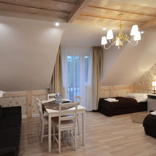 Pokój 4-osobowy na piętrze z balkonem