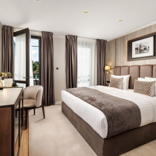 Camera dubla superior cu balcon