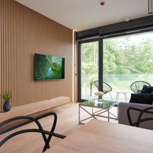 Apartament 4-osobowy z widokiem na las z 2 pomieszczeniami sypialnianymi