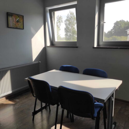 Pokój 16-osobowy na piętrze z prysznicem