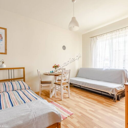 Camera tripla la etaj cu baie (se poate solicita pat suplimentar)