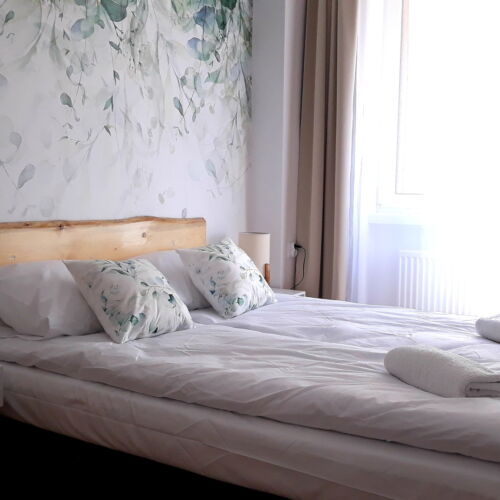 Camera dubla la etaj