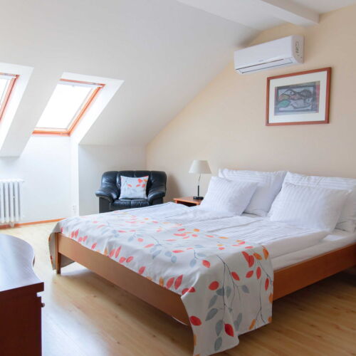 Studio 1-Room Apartment for 2 Persons with Own Kitchenette